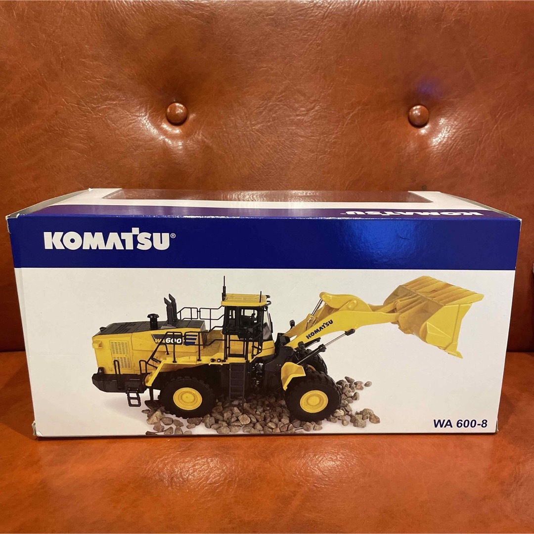新品 1/50 コマツ WA600-8 ホイールローダ