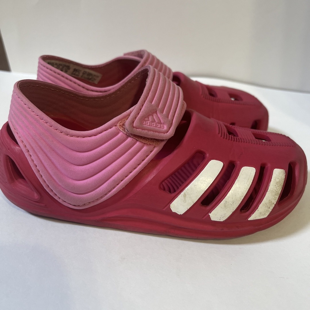 adidas(アディダス)のadidas kidsサンダル　16センチ キッズ/ベビー/マタニティのキッズ靴/シューズ(15cm~)(サンダル)の商品写真