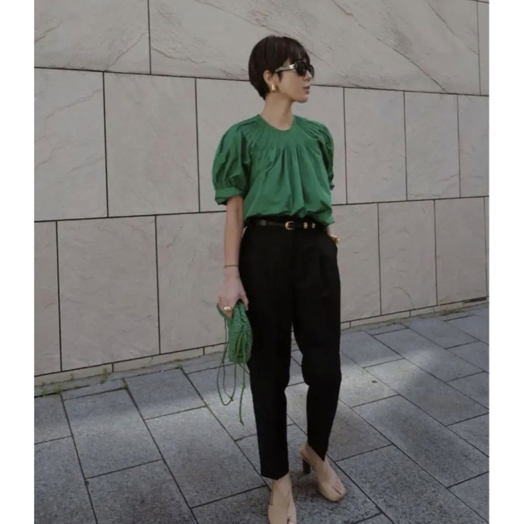 新品未使用！machatt tuck pleats cropped shirt