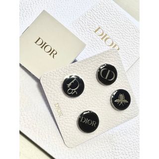 ディオール(Dior)のDior ピンバッジ・ピンブローチ 4点セット 箱付き(ブローチ/コサージュ)