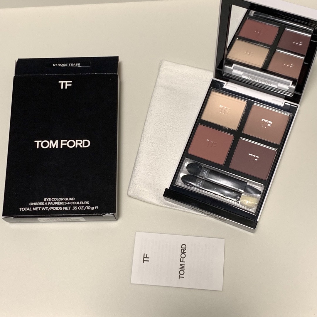 TOM FORD BEAUTY(トムフォードビューティ)のトム フォード ビューティ アイ カラー クォード / 01R ローズ ティーズ コスメ/美容のベースメイク/化粧品(アイシャドウ)の商品写真