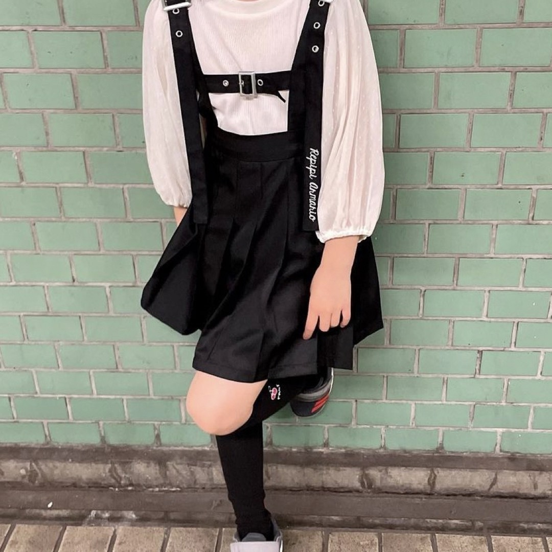 repipi armario(レピピアルマリオ)のrepipi armario サスペンダー付きスカート XS キッズ/ベビー/マタニティのキッズ服女の子用(90cm~)(スカート)の商品写真