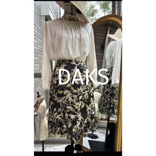 ダックス(DAKS)の綺麗なお姉さんのDAKSロゴサテンスカート(ひざ丈スカート)