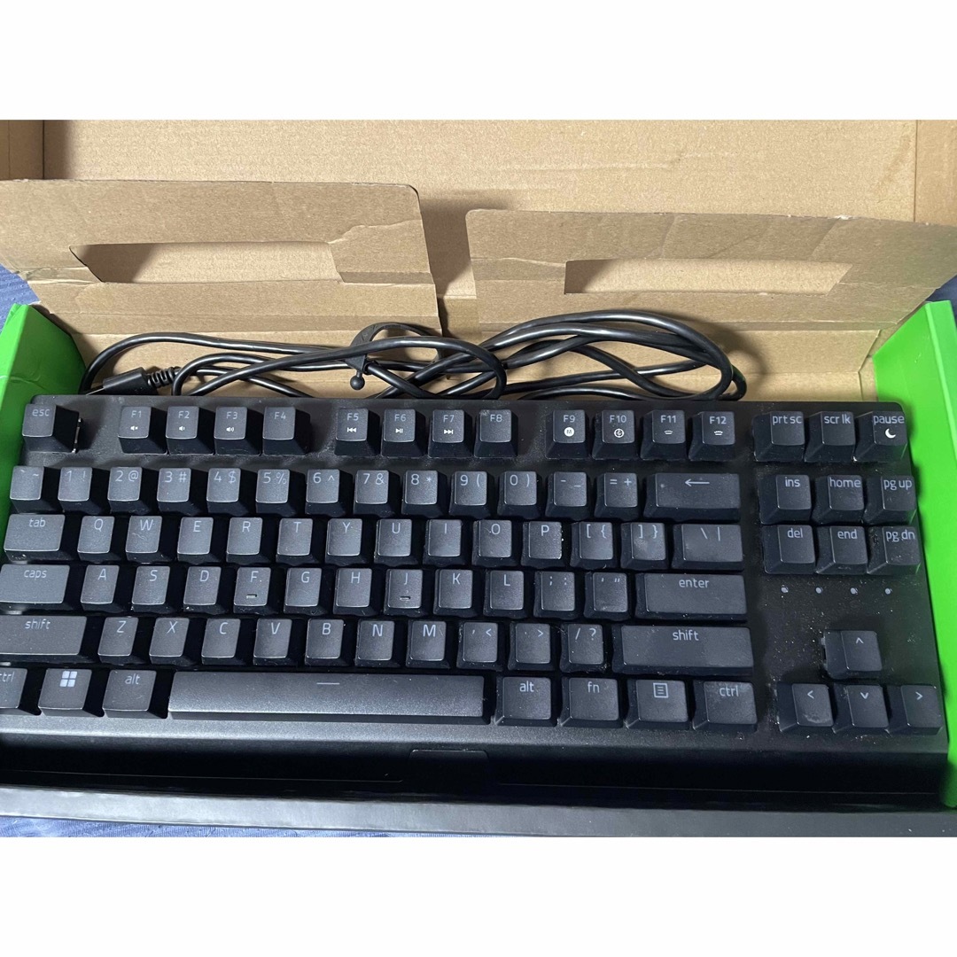 Razer(レイザー)のRAZER ゲーミングキーボード BlackWidow V3 テンキーレス　黄軸 スマホ/家電/カメラのPC/タブレット(PC周辺機器)の商品写真