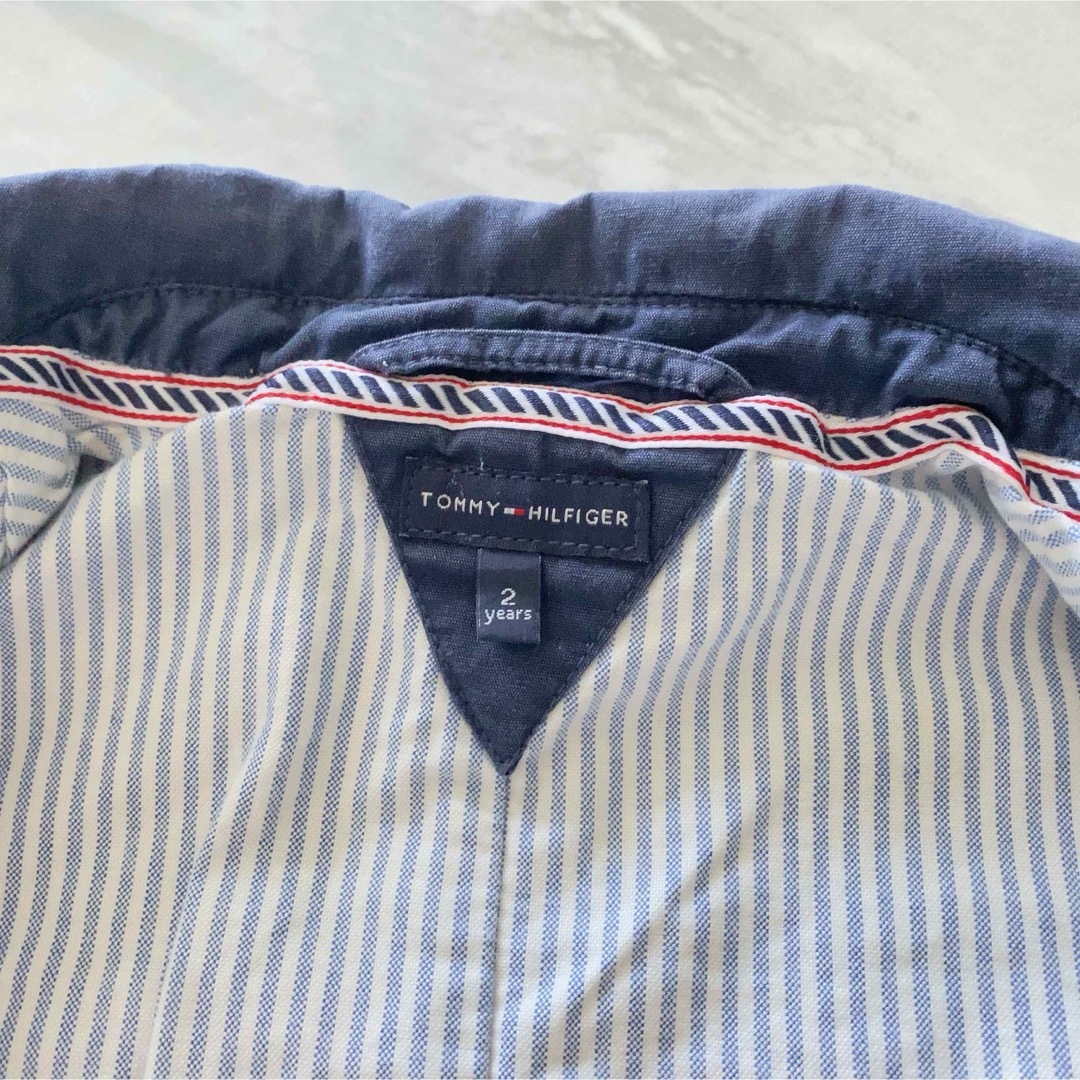 TOMMY HILFIGER(トミーヒルフィガー)の［送料込］90サイズ　トミーヒルフィガー　キッズ　ジャケット キッズ/ベビー/マタニティのキッズ服男の子用(90cm~)(ジャケット/上着)の商品写真