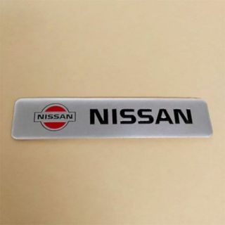 ニッサン(日産)のNISSAN 　日産　アルミニウムステッカー １枚(車外アクセサリ)