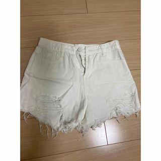 ホッピン(HOTPING)のHOTPING 白 ショートパンツ ダメージパンツ(ショートパンツ)