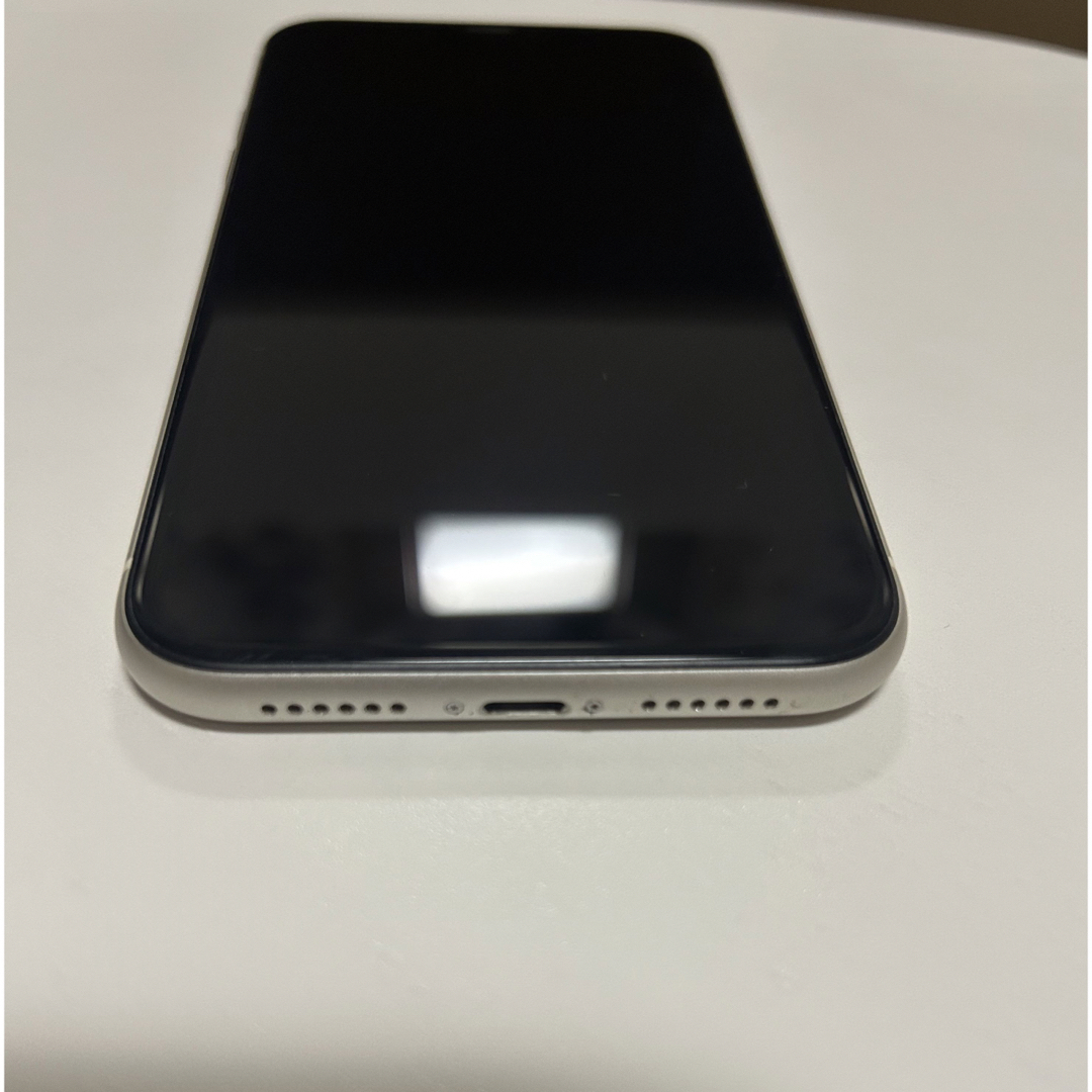 iPhone11 ホワイト 64GB SIMフリー スマホ/家電/カメラのスマートフォン/携帯電話(スマートフォン本体)の商品写真