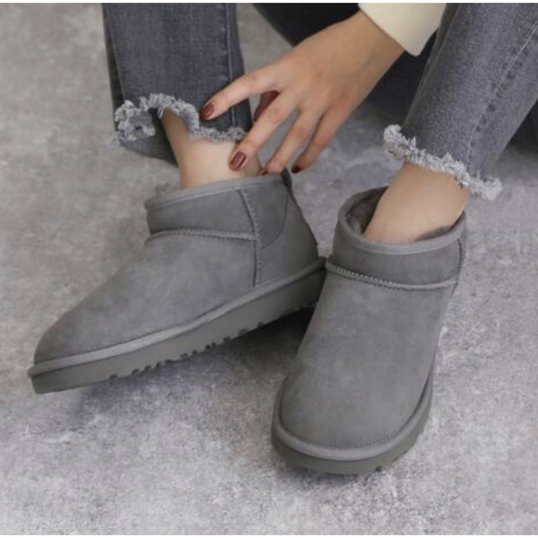 UGG クラシックスリッパ　グレー　24