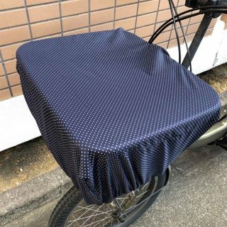 自転車カゴカバー　撥水　ドット紺(自転車)