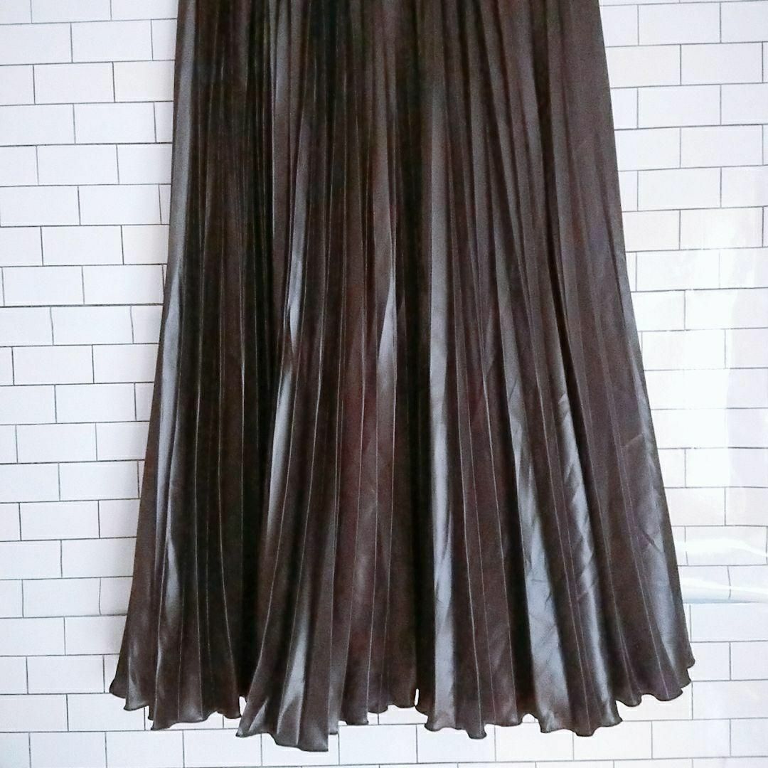 UNTITLED(アンタイトル)の美品 アンタイトル プリーツスカート ロング M ガンメタ 総ゴム 大人カラー レディースのスカート(ロングスカート)の商品写真