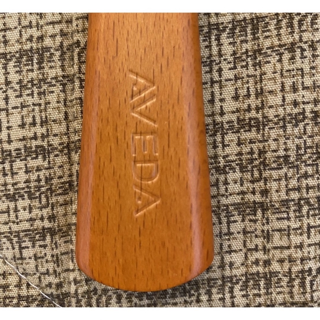 AVEDA(アヴェダ)のとむ様専用 AVEDA アヴェダ パドルブラシ レギュラーサイズ 頭皮ケア コスメ/美容のヘアケア/スタイリング(ヘアブラシ/クシ)の商品写真