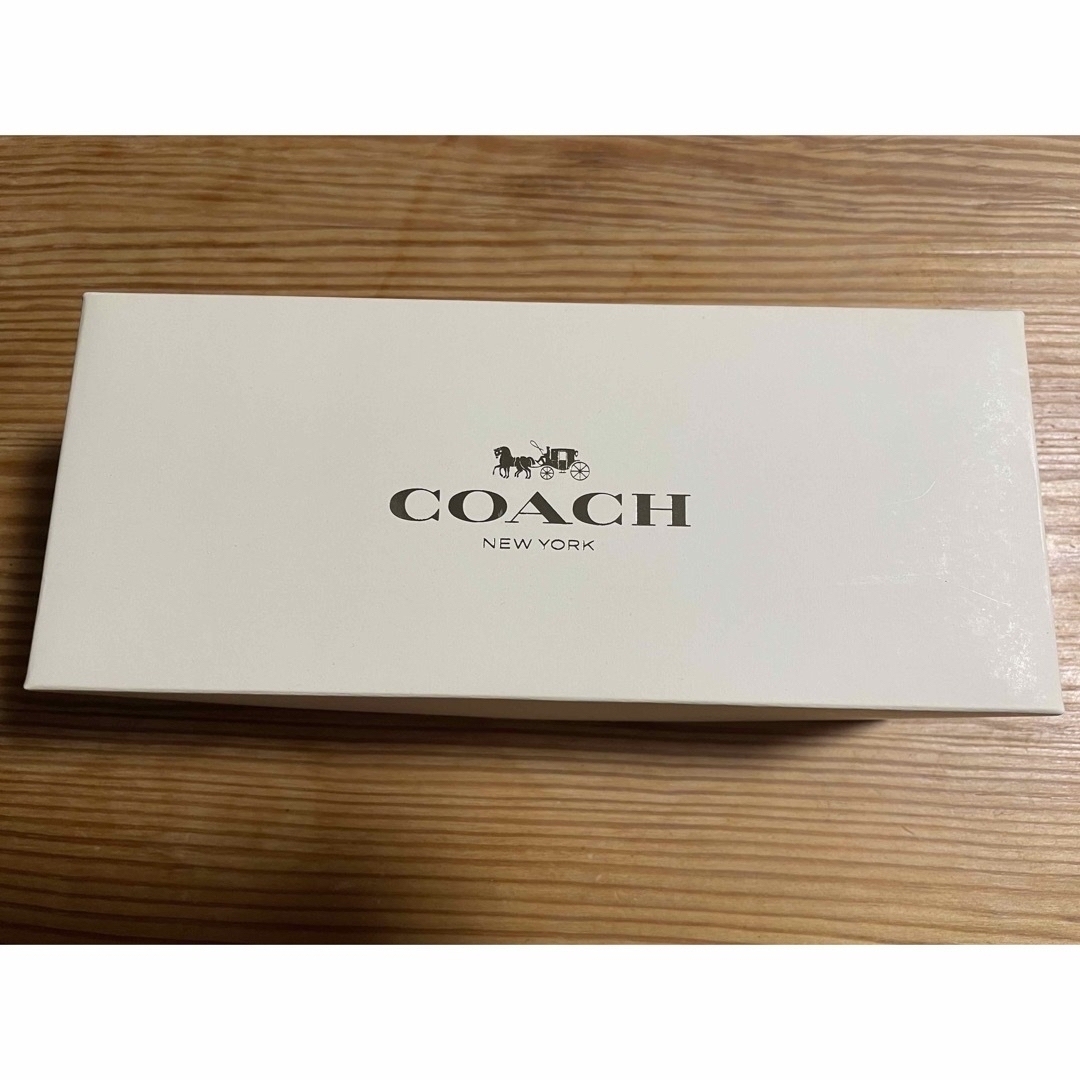 COACH(コーチ)の【新品未使用箱付き】coach コーチ　ペアマグカップ キッズ/ベビー/マタニティの授乳/お食事用品(マグカップ)の商品写真