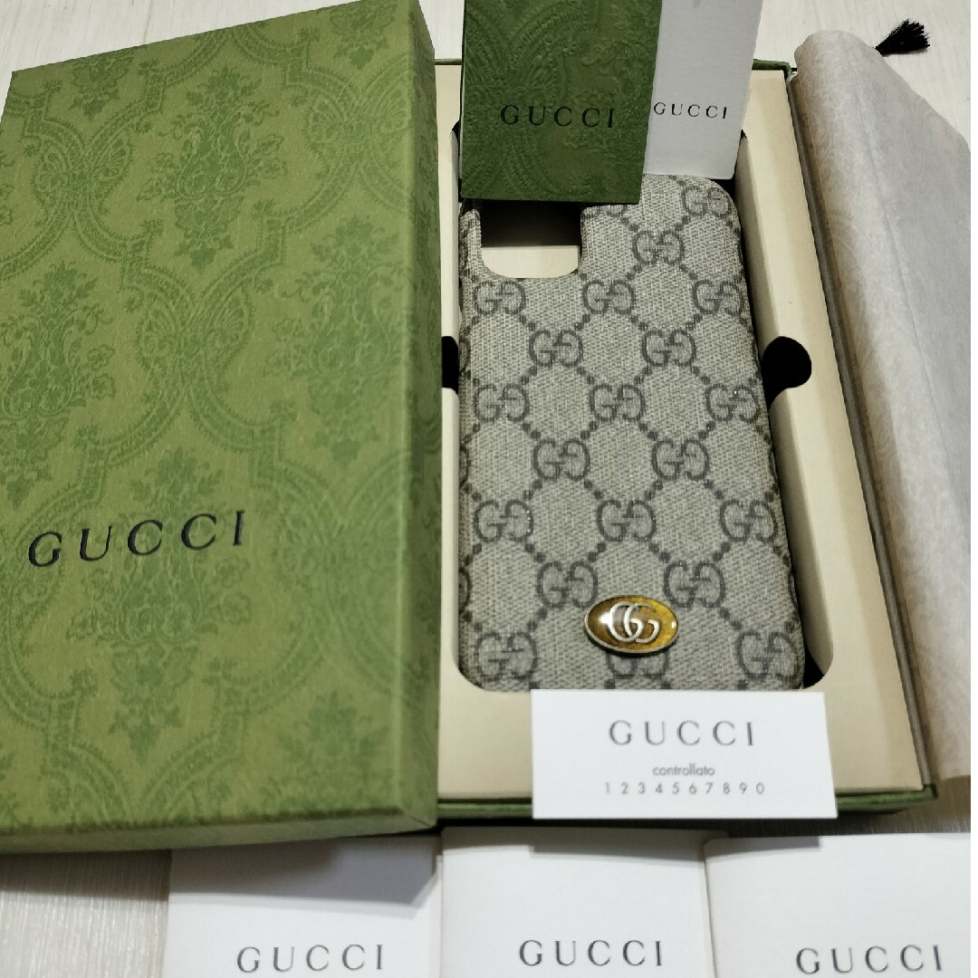 Gucci(グッチ)のGUCCI グッチ iPhone11 ケース  スマホケース　GG スマホ/家電/カメラのスマホアクセサリー(iPhoneケース)の商品写真