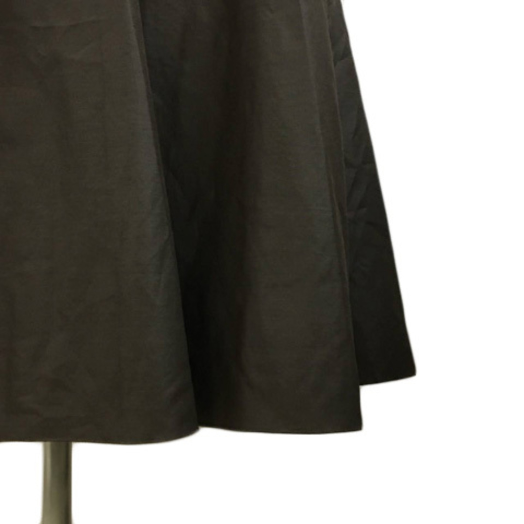 自由区(ジユウク)の自由区 オンワード樫山 スカート フレア 膝丈 無地 タック 38 茶 レディースのスカート(ひざ丈スカート)の商品写真