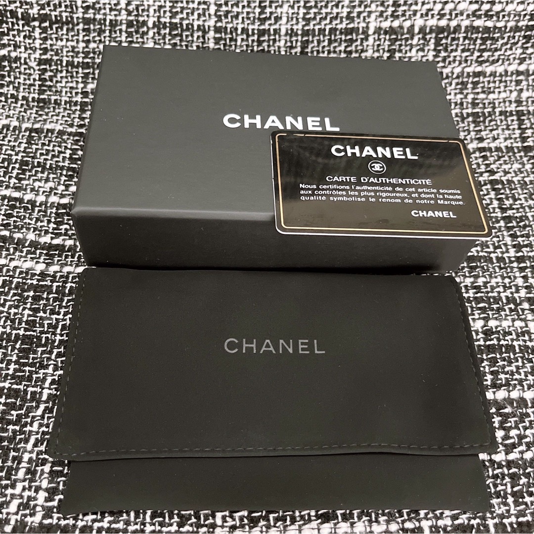 CHANEL - CHANEL キーケース カメリア NO5 アイコンステッチ CHANEL - CHANEL キーケース カメリア NO5 アイコンステッチ