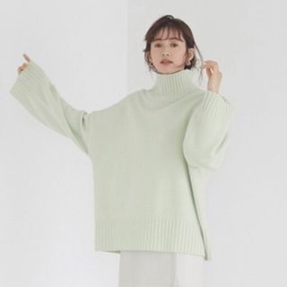 emmi  atelierの白石麻衣のような女性らしいワンピース！アンタイトル