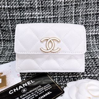 シャネル(CHANEL)のCHANEL ⭐︎30番台　クルーズコレクション　キャビアスキン　ミニ財布　白(財布)