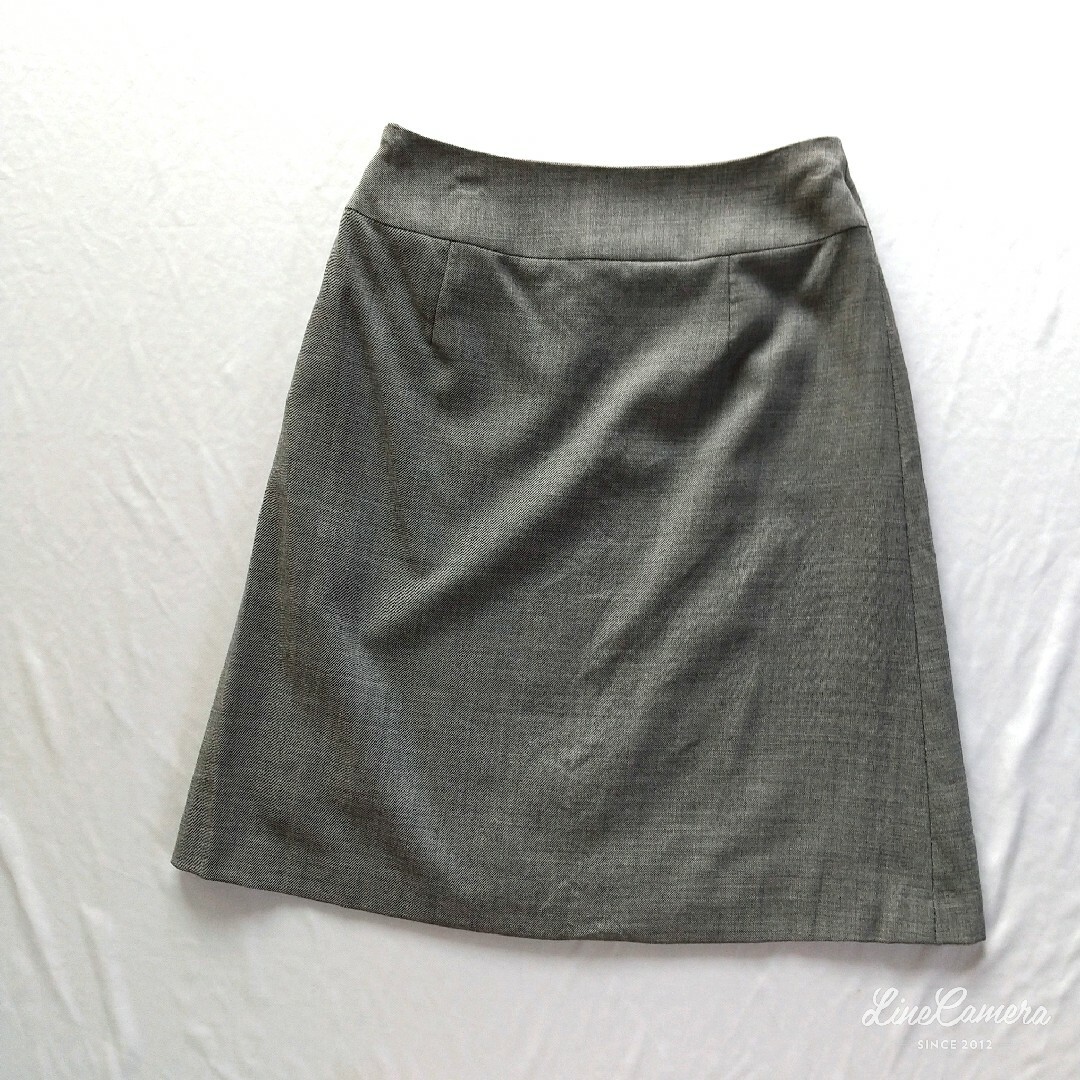 NATURAL BEAUTY BASIC(ナチュラルビューティーベーシック)のナチュラルビューティーベーシック　台形スカート　毛100%　クリーニング済 レディースのスカート(ひざ丈スカート)の商品写真