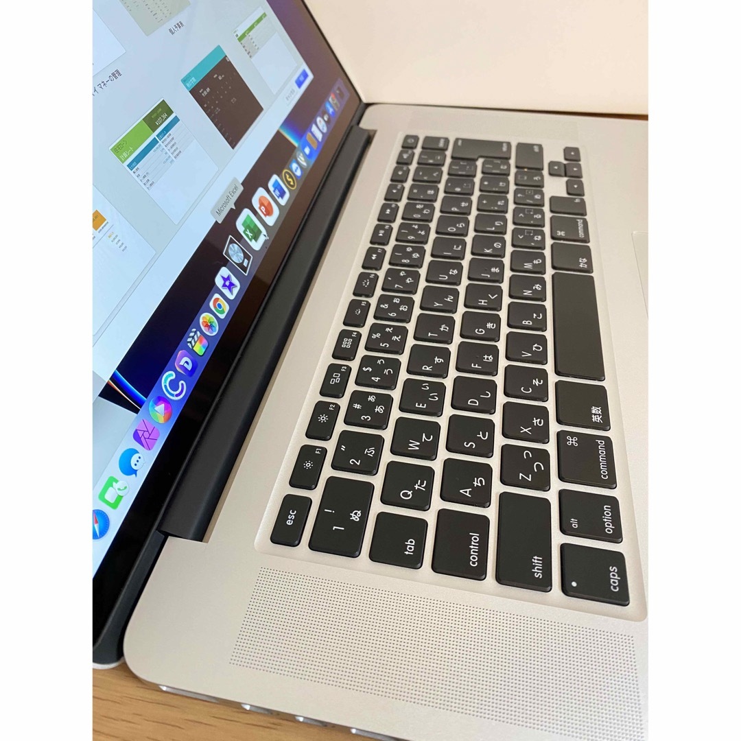 美品 Apple Macbook Pro/2022年Adobe＋Office付き