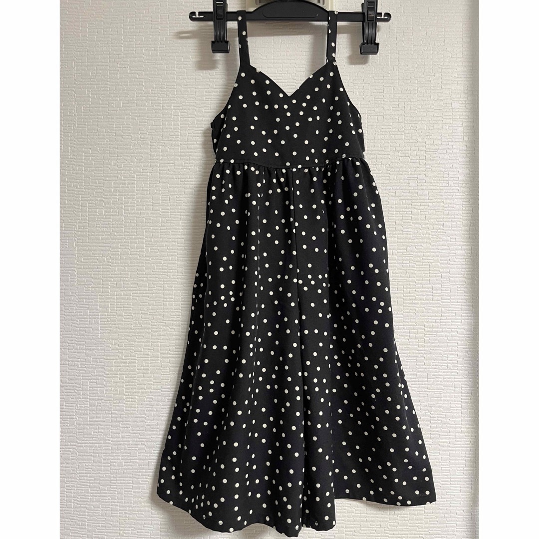 GU(ジーユー)のGU 110 ドット　サロペット　美品　子供服 キッズ/ベビー/マタニティのキッズ服女の子用(90cm~)(ワンピース)の商品写真