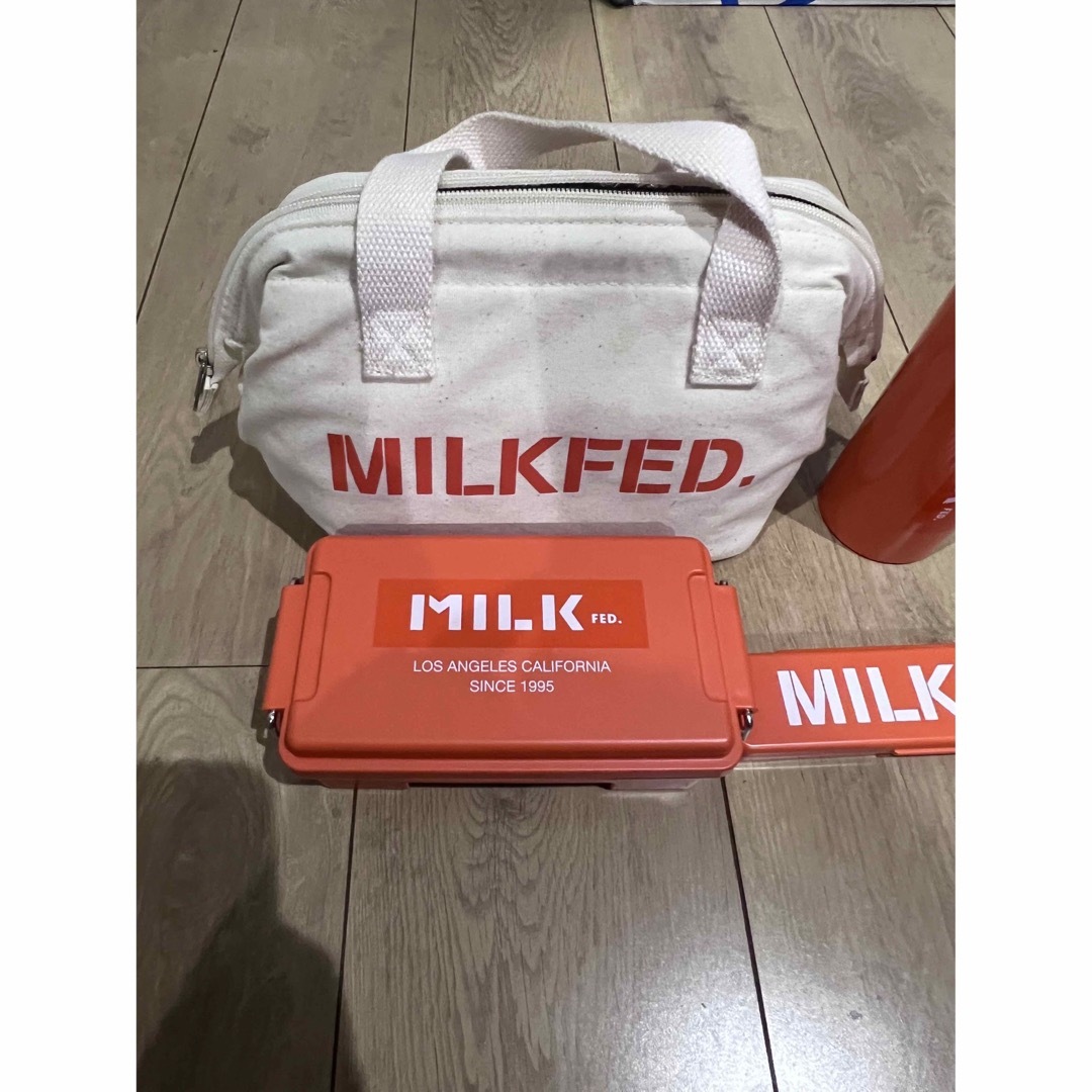 MILKFED.(ミルクフェド)のMILKFED ミルクフェド　弁当箱　保冷バッグ バック付き インテリア/住まい/日用品のキッチン/食器(弁当用品)の商品写真