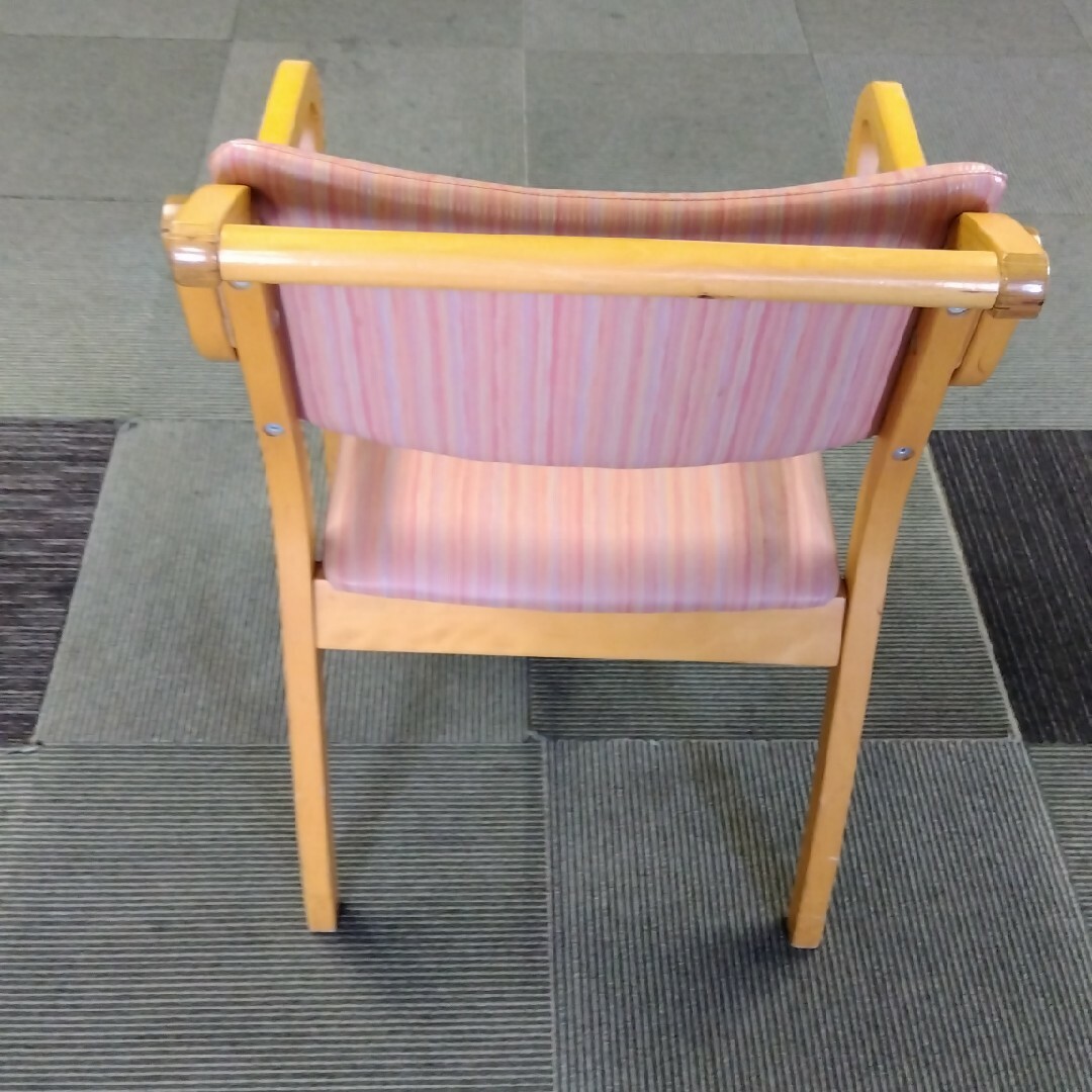 中古 手すり付きの椅子 ピンク 11 20まで - 椅子 中古 手すり付きの椅子 ピンク 11 20まで - 椅子
