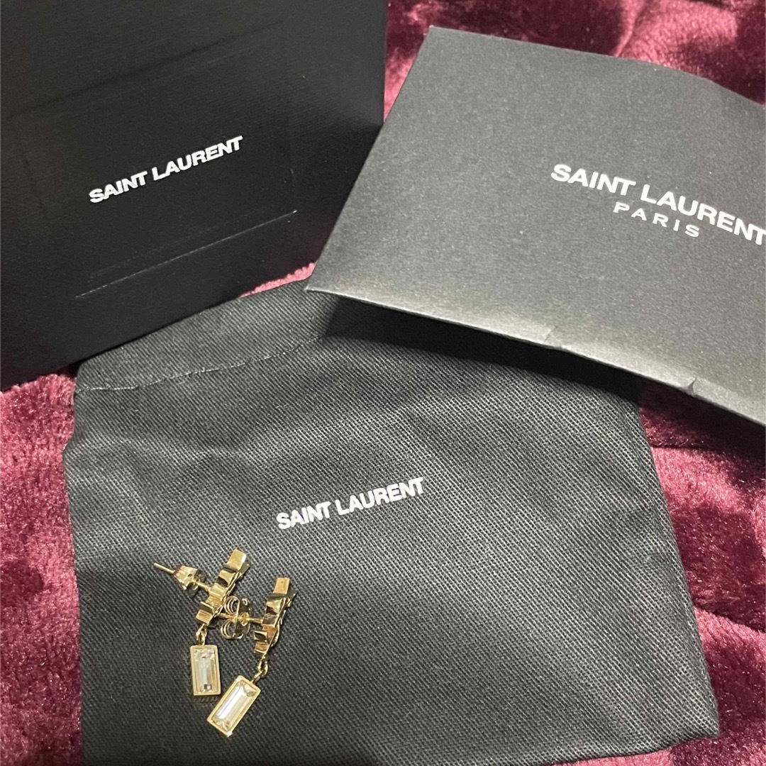 Saint Laurent(サンローラン)のサンローラン　ピアス　カサンドラ シングル イヤリング（メタル＆ラインストーン） レディースのアクセサリー(ピアス)の商品写真