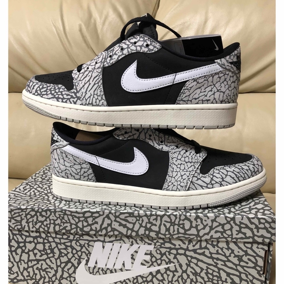 Jordan Brand（NIKE）(ジョーダン)のジョーダン1 JORDAN 1 LOW OG ブラックセメント　27.5 メンズの靴/シューズ(スニーカー)の商品写真