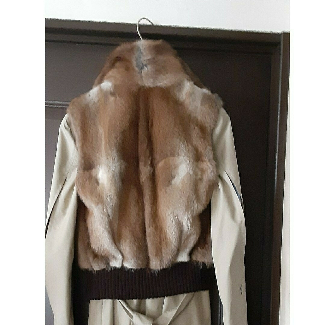 MOONBAT(ムーンバット)のMOONBAT　マスクラット　ファーベスト　美品 レディースのジャケット/アウター(毛皮/ファーコート)の商品写真