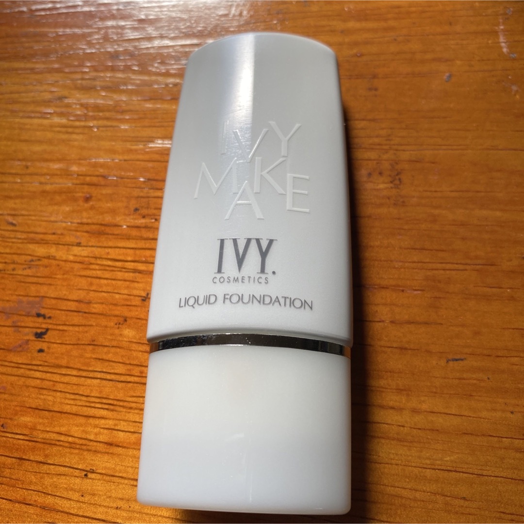 IVY.(アイビーケショウヒン)のIVY. リキッドファンデーション27ml コスメ/美容のベースメイク/化粧品(ファンデーション)の商品写真