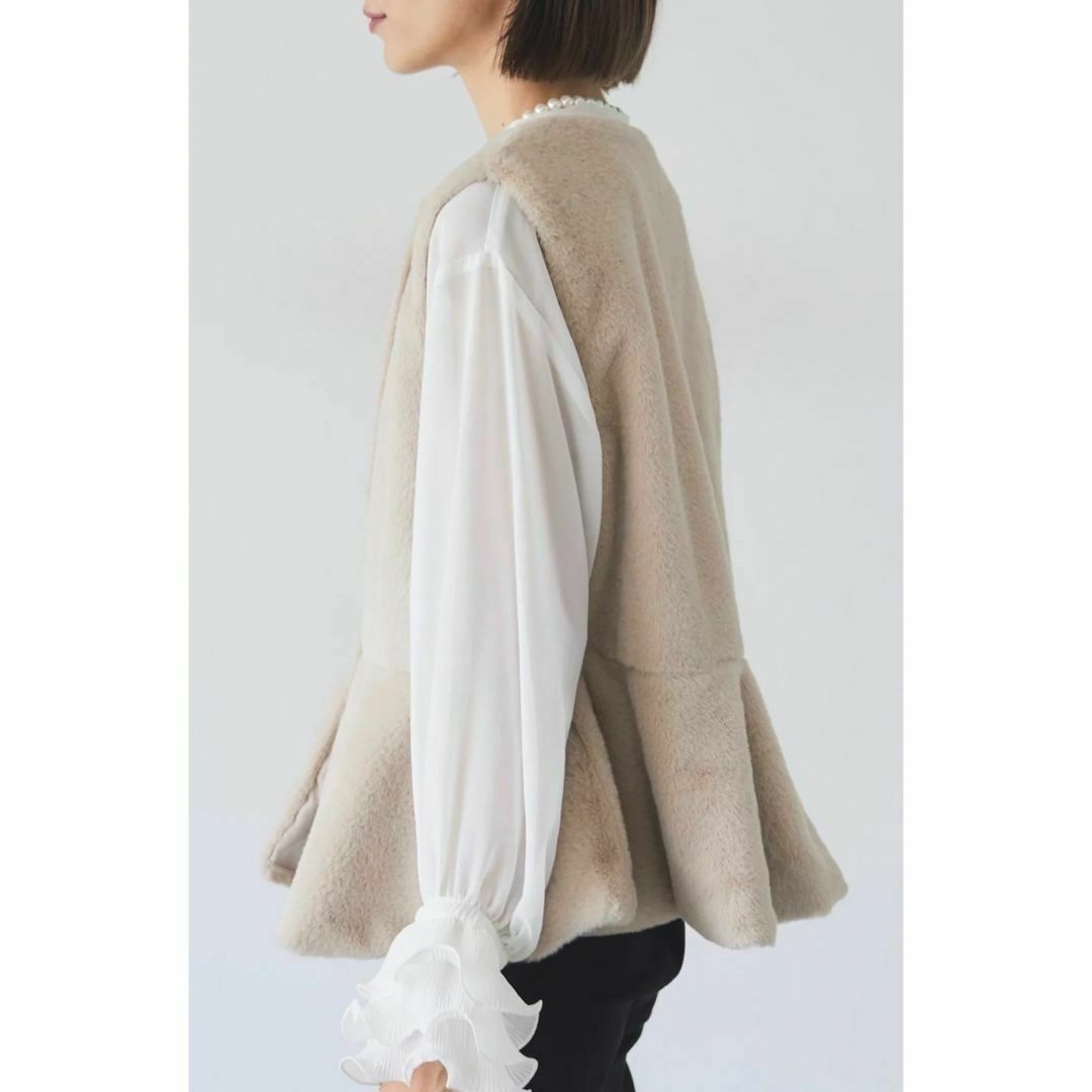 新入荷❣️限定!ペプラムエコファーベスト ベージュ frene