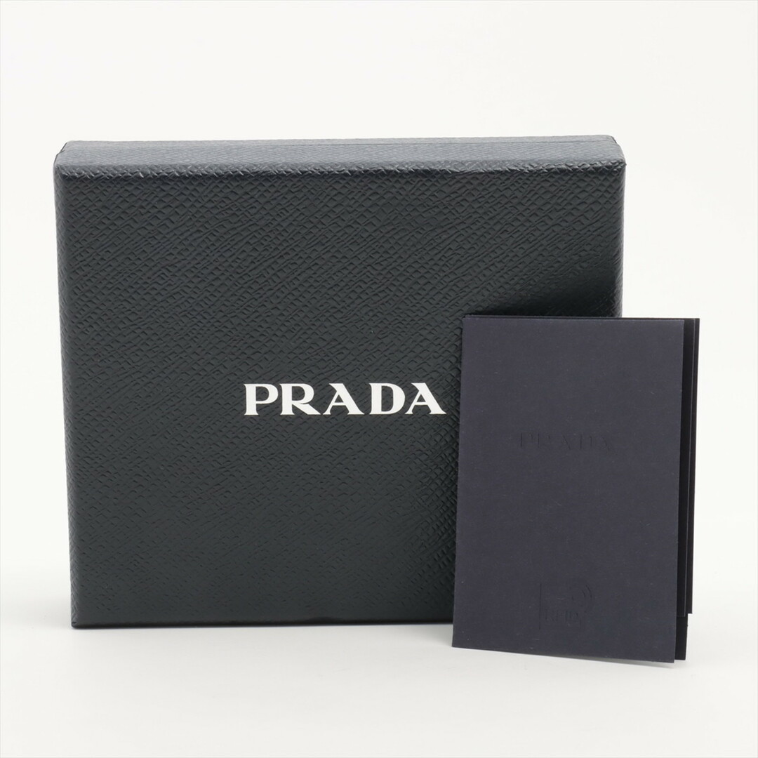 PRADA(プラダ)の極美品 現行型 プラダ サフィアーノ タブ 三角ロゴ レザー 二つ折り 財布 コンパクト ウォレット 1MV204 レディース TTT 0829-A4 レディースのファッション小物(財布)の商品写真