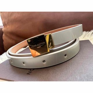 【LOUIS VUITTON】ルイビトン ベルト レディース 細身 シルバー色