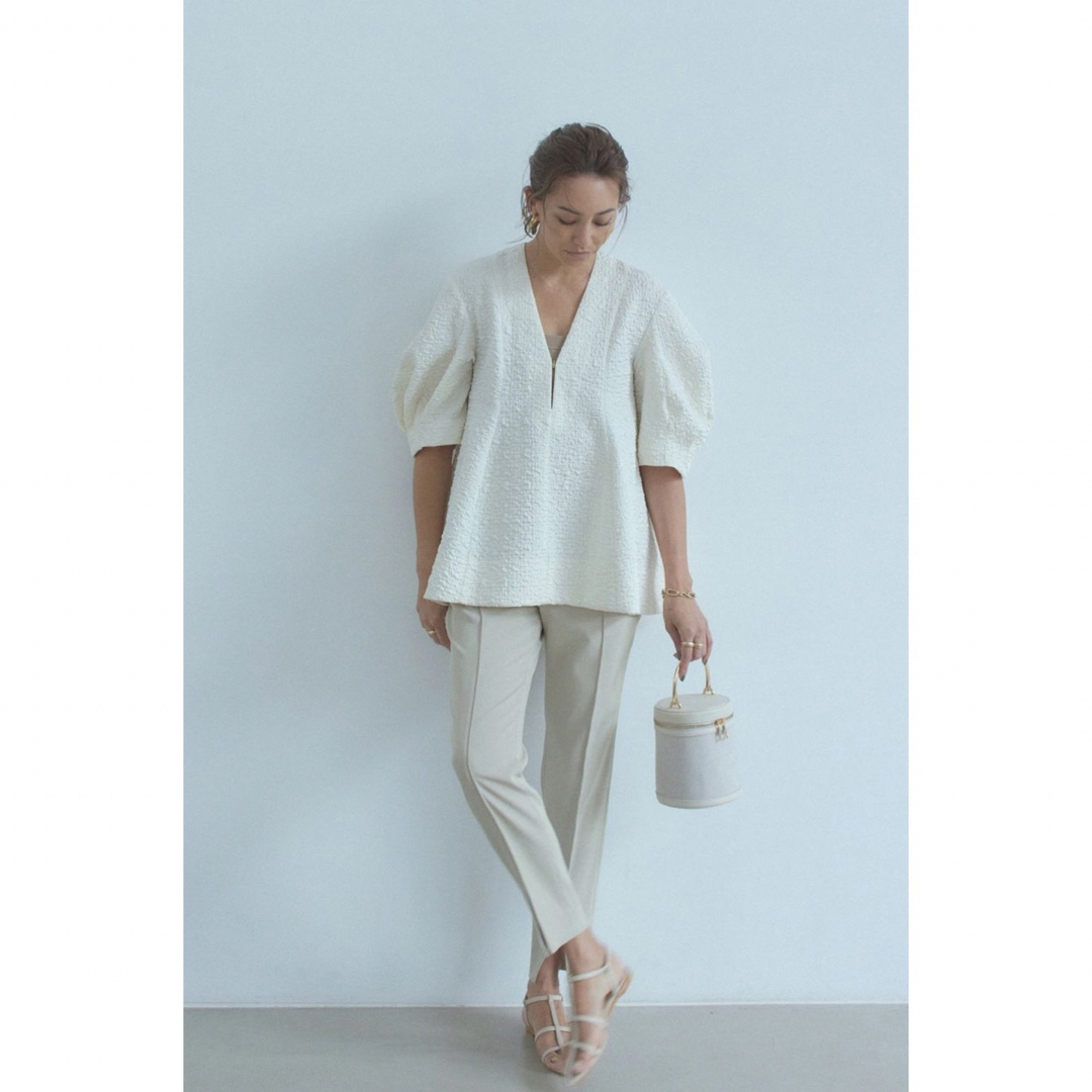 CADUNE カデュネ フロントスリットパンツ ベージュ 36 CADUNE カデュネ フロントスリットパンツ ベージュ 36