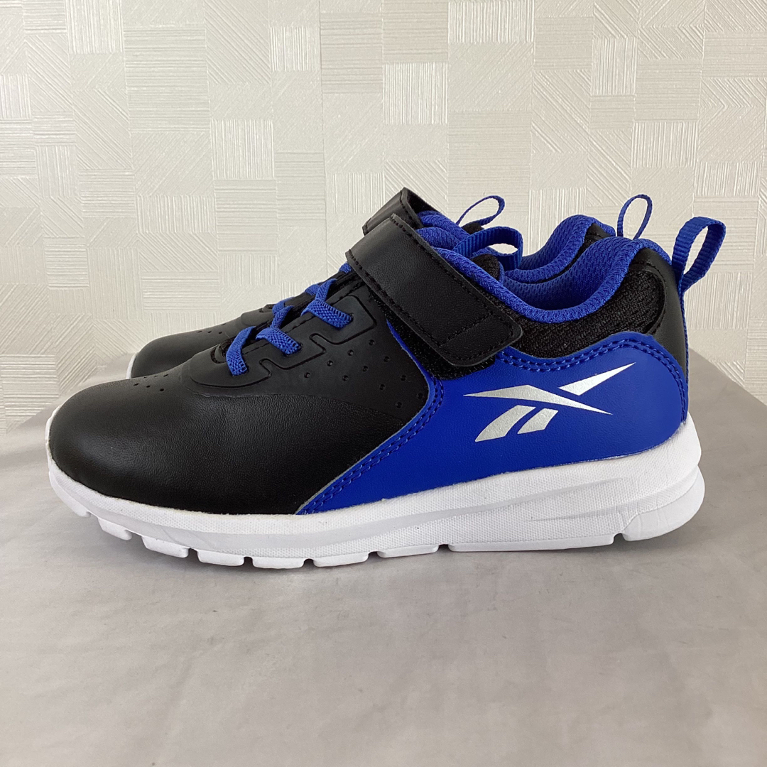 Reebok - 新品未使用 Reebok キッズスニーカー ブルー 15㎝ 16㎝の通販