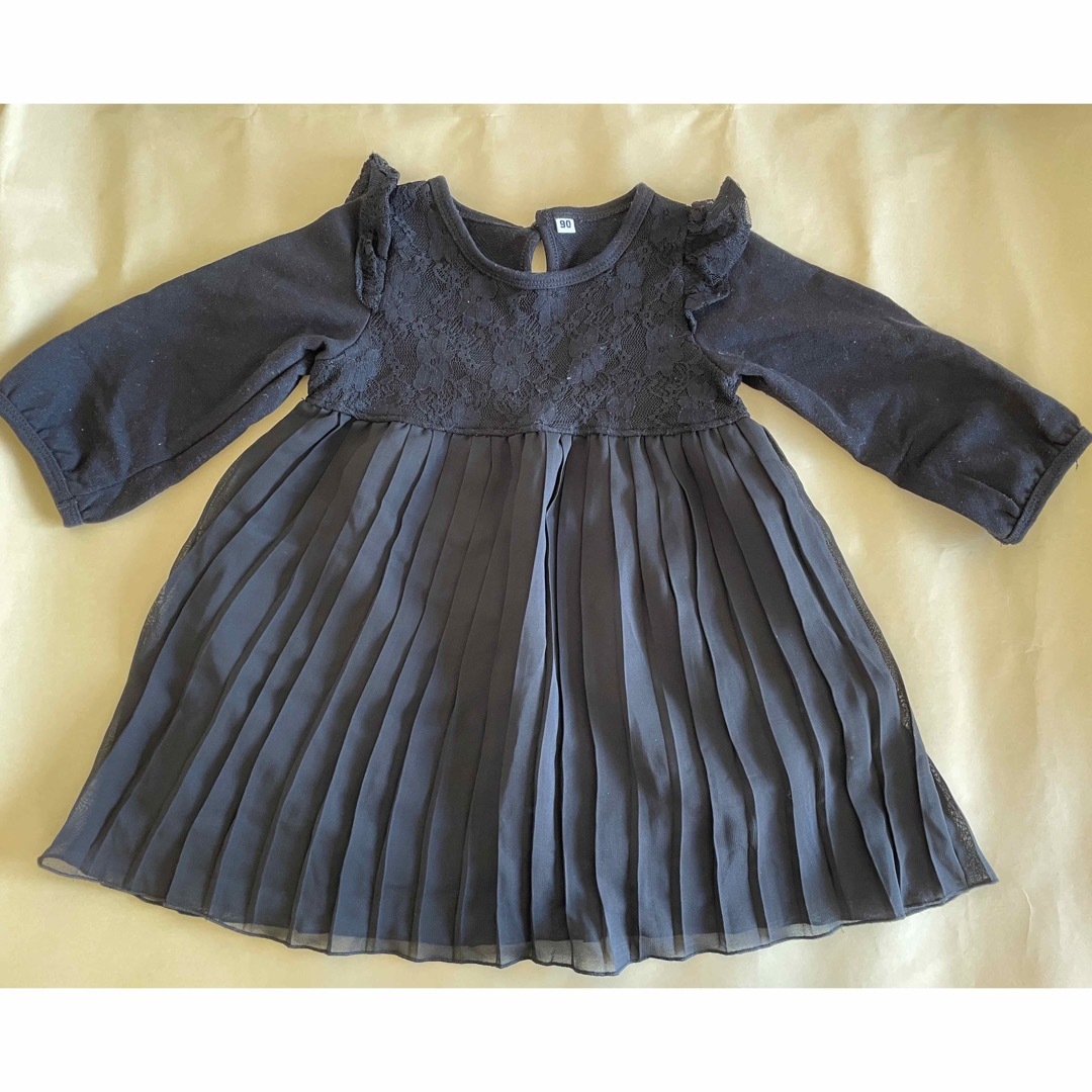 西松屋(ニシマツヤ)のレースワンピース　90センチ キッズ/ベビー/マタニティのキッズ服女の子用(90cm~)(ワンピース)の商品写真