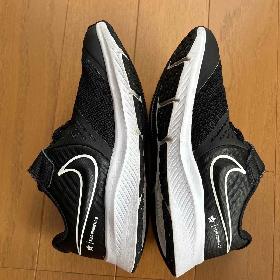 NIKE(ナイキ)のナイキ スターランナー キッズ 18cm キッズ/ベビー/マタニティのキッズ靴/シューズ(15cm~)(スニーカー)の商品写真