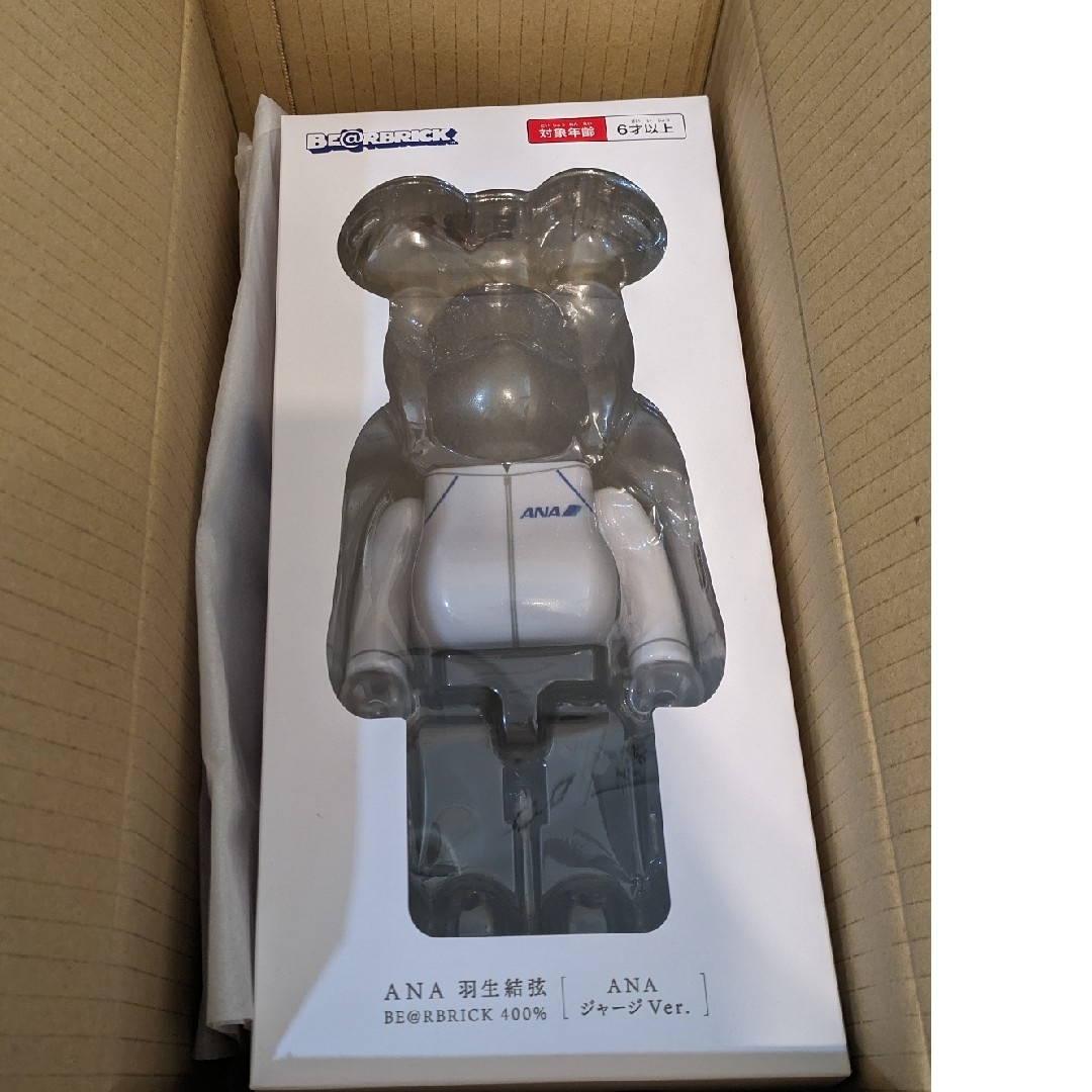 BE@RBRICK(ベアブリック)のYUZU × BE@RBRICK for ANA　 400% エンタメ/ホビーのタレントグッズ(スポーツ選手)の商品写真