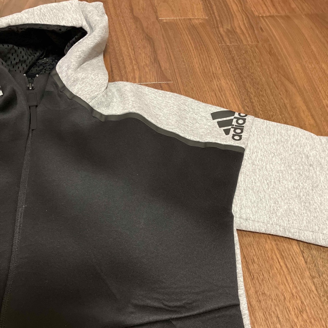 adidas(アディダス)の【美品】アディダス メンズ 半袖 パーカー メンズのトップス(パーカー)の商品写真