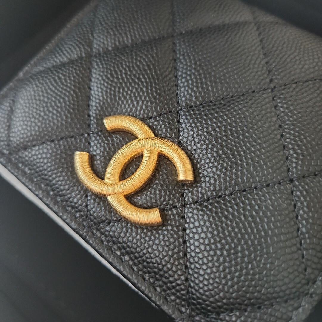 専用……CHANEL２つ折りコンパクト財布《数日間お値下げ