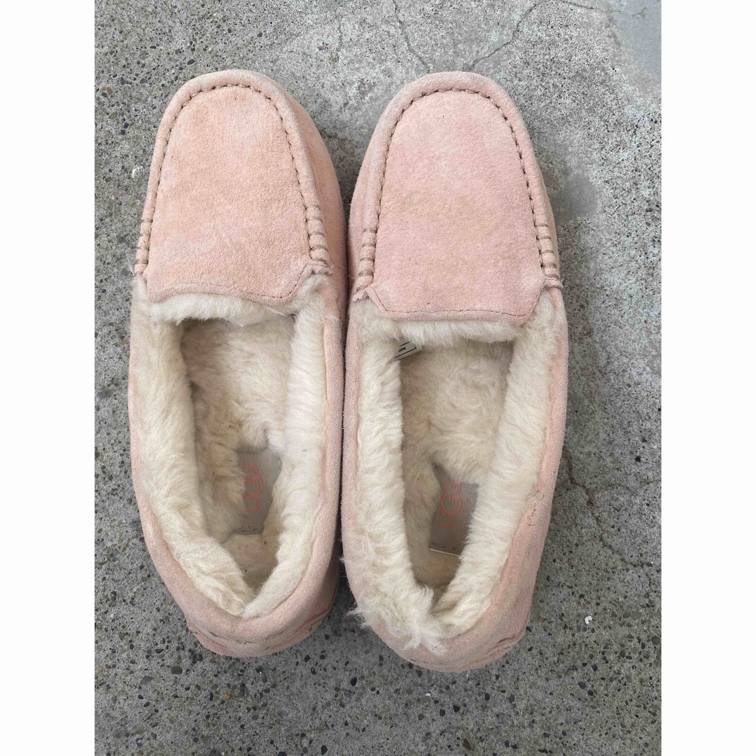 UGG(アグ)のUGG モカシン ピンク 25センチ レディースの靴/シューズ(スリッポン/モカシン)の商品写真