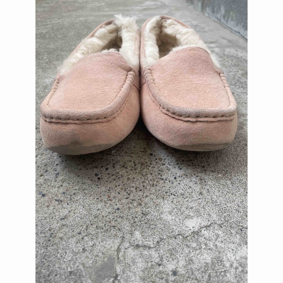 UGG(アグ)のUGG モカシン ピンク 25センチ レディースの靴/シューズ(スリッポン/モカシン)の商品写真