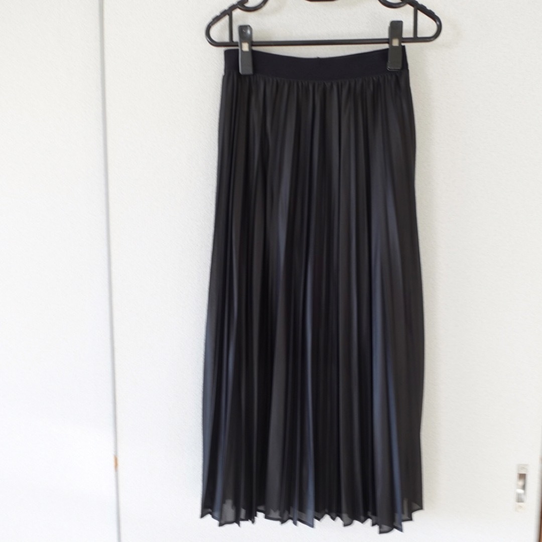 URBAN RESEARCH(アーバンリサーチ)のアーバンリサーチ　プリーツスカート　黒　フリーサイズ レディースのスカート(ロングスカート)の商品写真