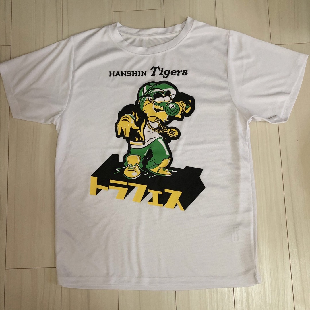 阪神タイガース(ハンシンタイガース)の虎フェス　Tシャツ　甲子園　白　ホワイト　優勝　阪神タイガース スポーツ/アウトドアの野球(記念品/関連グッズ)の商品写真