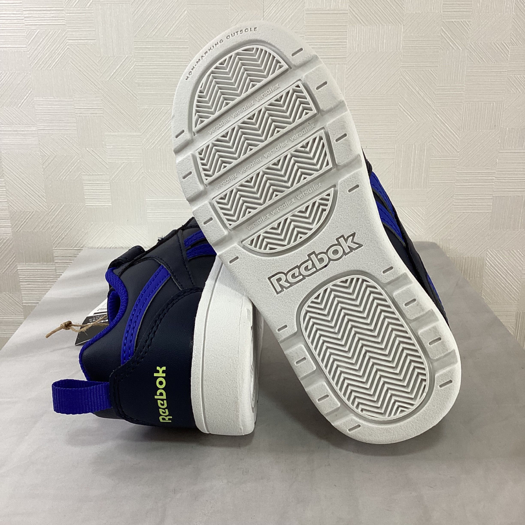 Reebok(リーボック)の新品未使用　Reebok   キッズスニーカー　ネイビー　14㎝　15㎝　16㎝ キッズ/ベビー/マタニティのキッズ靴/シューズ(15cm~)(スニーカー)の商品写真