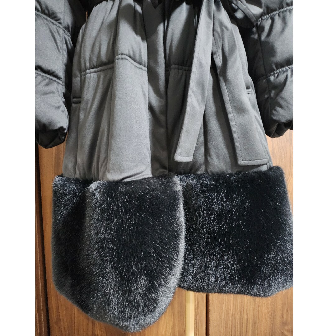 ANELALUX(アネラリュクス)の襟元ファー取り外し可能　ダウンコート レディースのジャケット/アウター(ダウンコート)の商品写真