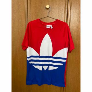 アディダス(adidas)のadidas Tシャツ(Tシャツ/カットソー)