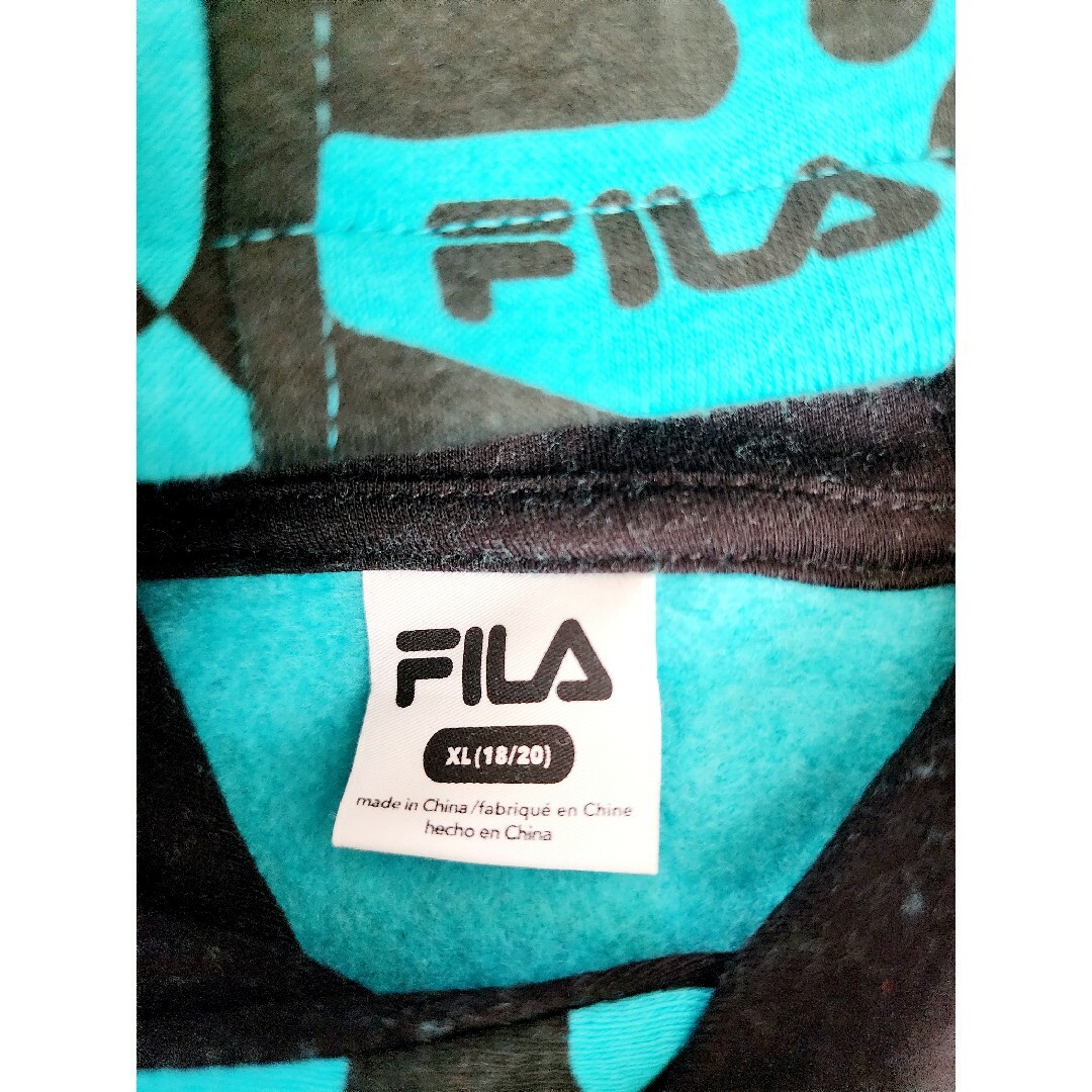 FILA(フィラ)のFILA 　総柄ロゴ パーカー　派手　スウェットパーカー　プルオーバー　XL メンズのトップス(パーカー)の商品写真