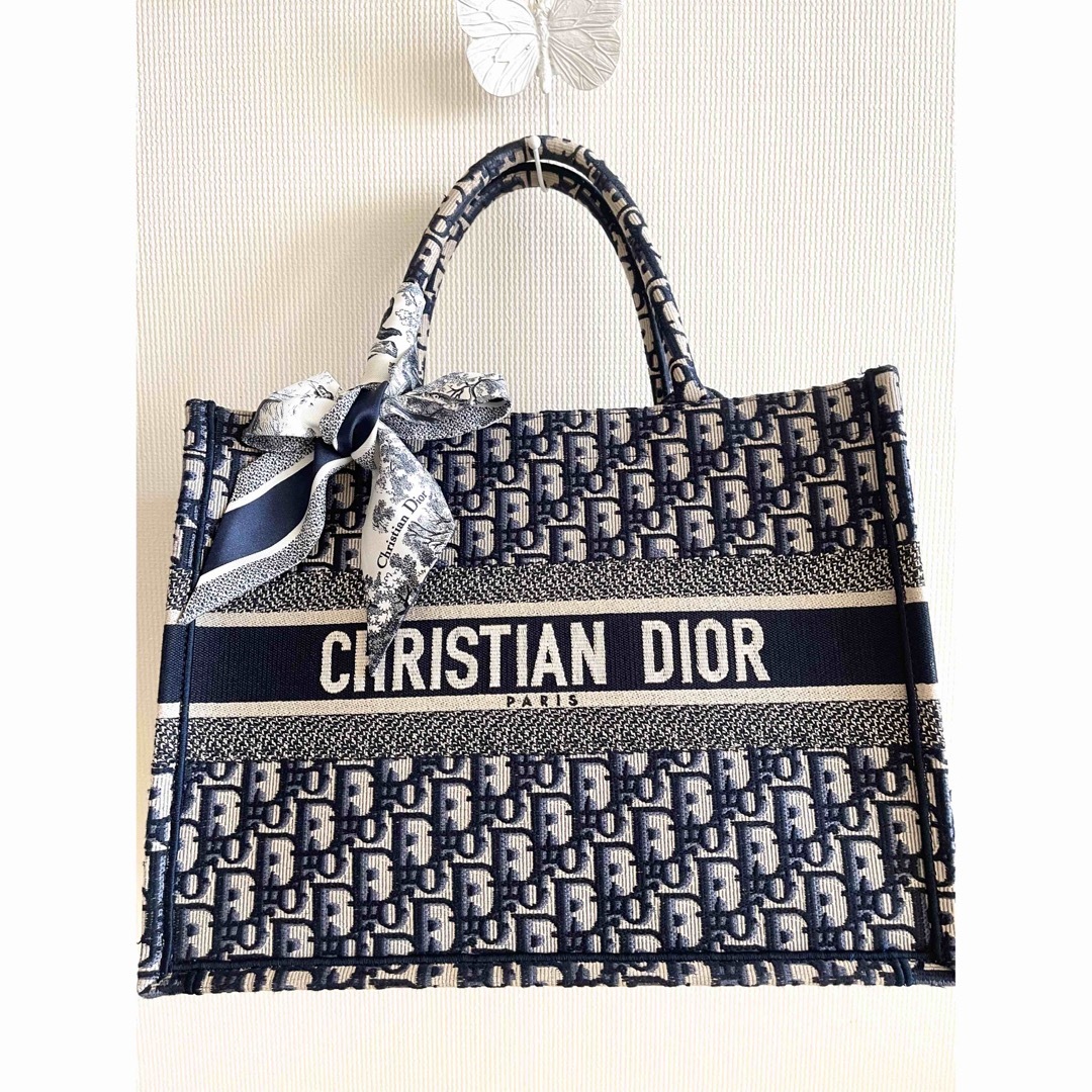 Christian Dior(クリスチャンディオール)のディオール ブックトートDIOR BOOK TOTE バッグ ミディアム レディースのバッグ(トートバッグ)の商品写真